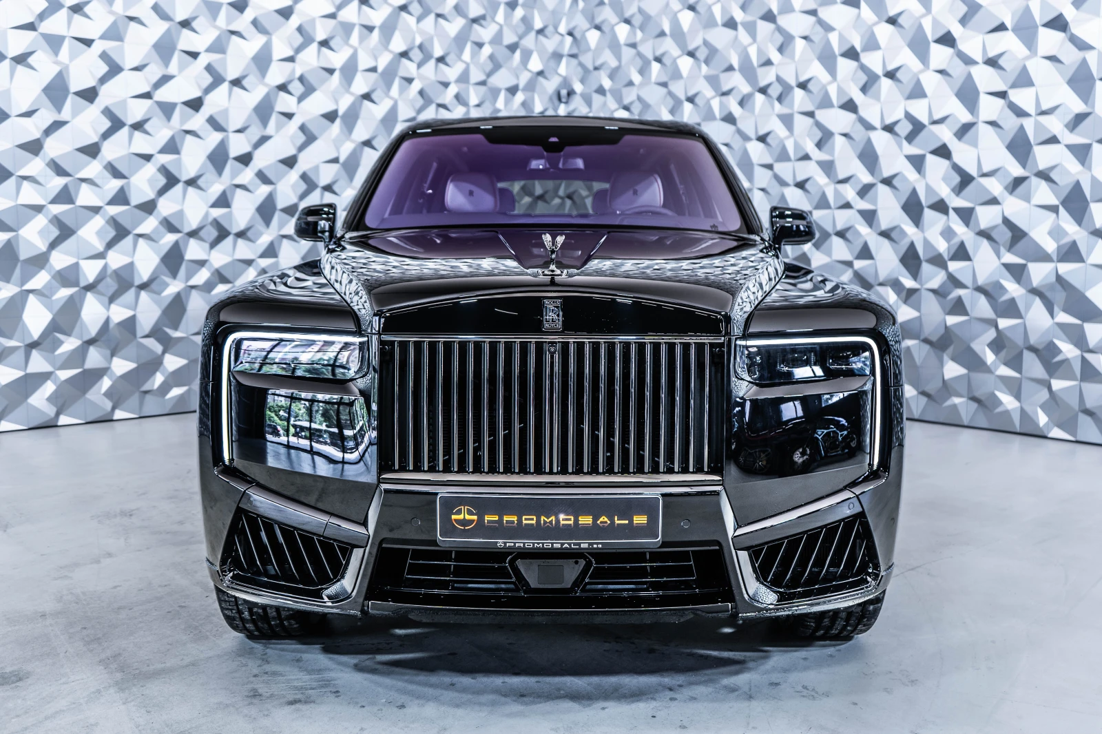 Rolls-Royce Cullinan Black Badge Series II, снимка 2 - Автомобили и джипове - 54766062