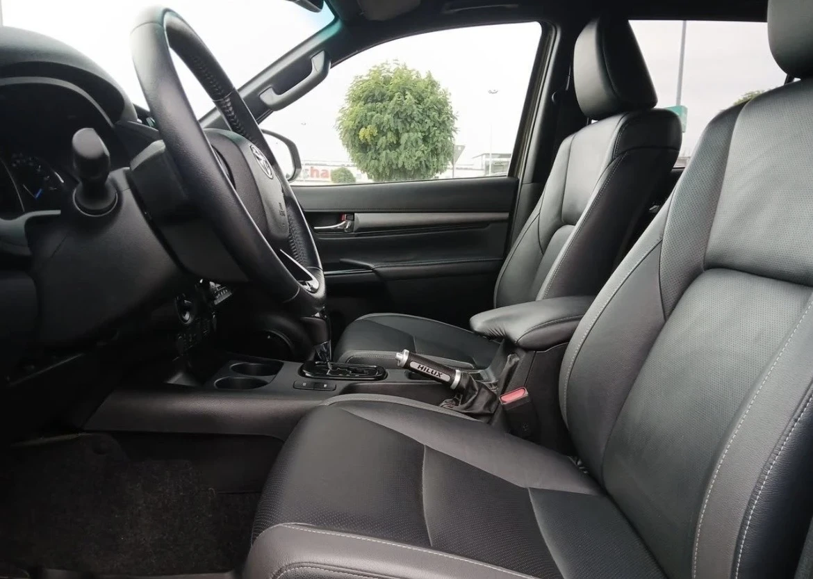 Toyota Hilux 2.8 D-4D Double Cab 4x4 2023, снимка 6 - Автомобили и джипове - 55081810