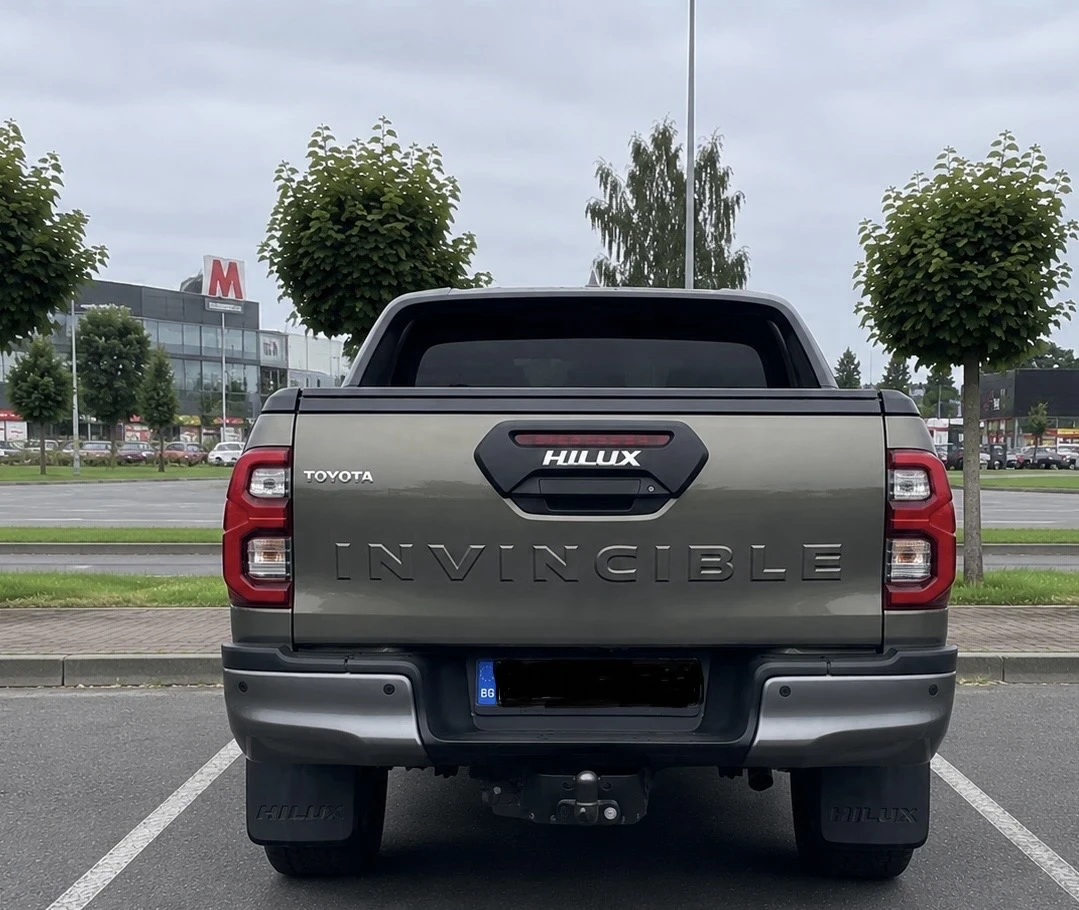 Toyota Hilux 2.8 D-4D Double Cab 4x4 2023, снимка 3 - Автомобили и джипове - 55081810