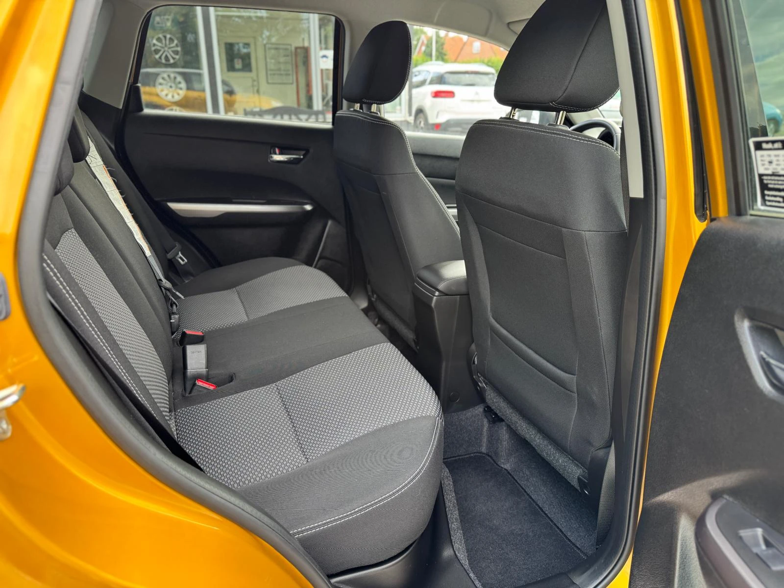 Suzuki Vitara 1, 0 Boosterjet, снимка 10 - Автомобили и джипове - 55512332