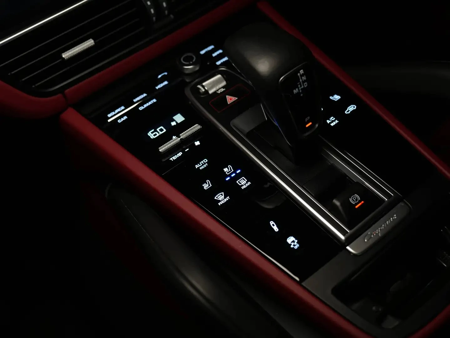 Porsche Cayenne GTS PREMIUM PLUS ЦЕНА ДО БЪЛГАРИЯ АВТОКРЕДИТ, снимка 9 - Автомобили и джипове - 55848883