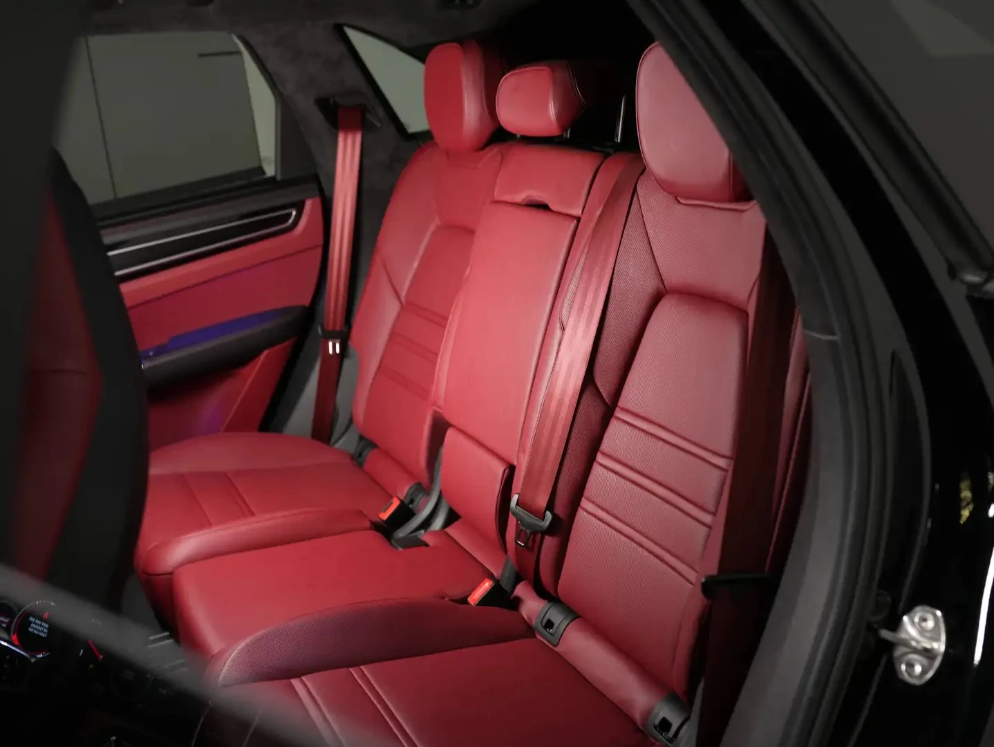 Porsche Cayenne GTS PREMIUM PLUS ЦЕНА ДО БЪЛГАРИЯ АВТОКРЕДИТ, снимка 10 - Автомобили и джипове - 55848883