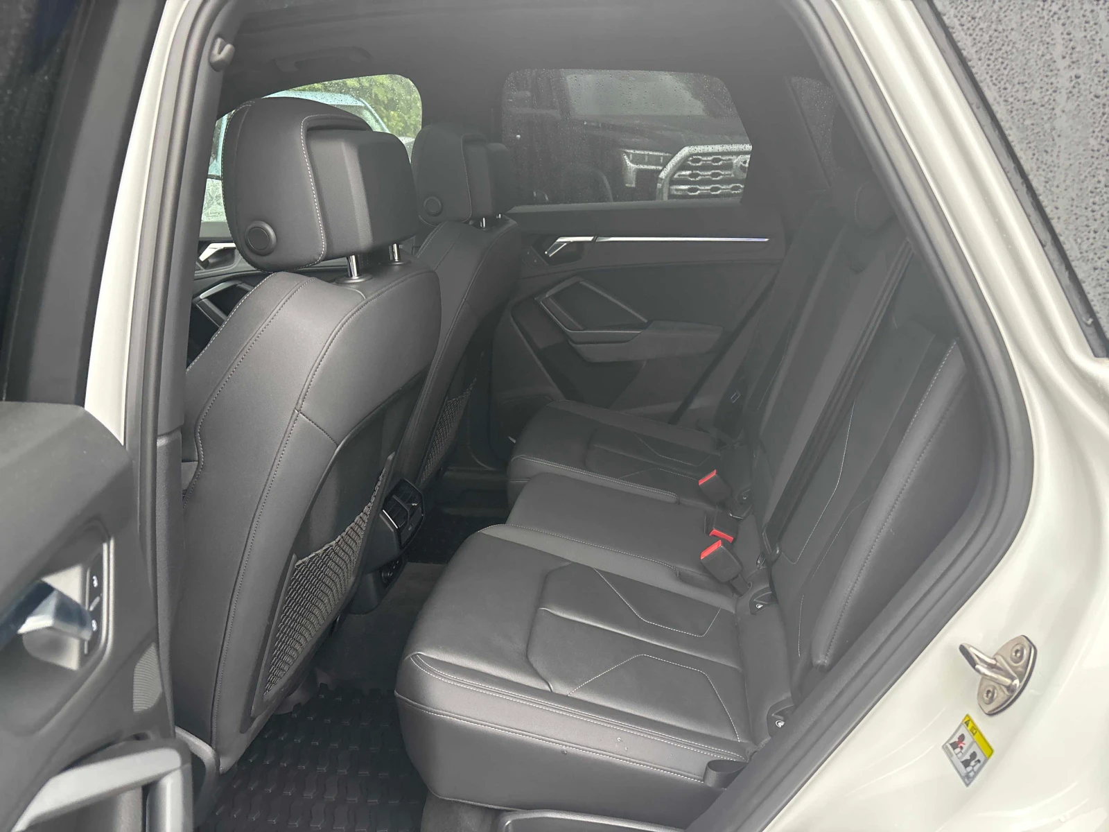 Audi Q3 * Technik S-line* BLACK OPTIC* DISTRONIC* , снимка 10 - Автомобили и джипове - 55911801