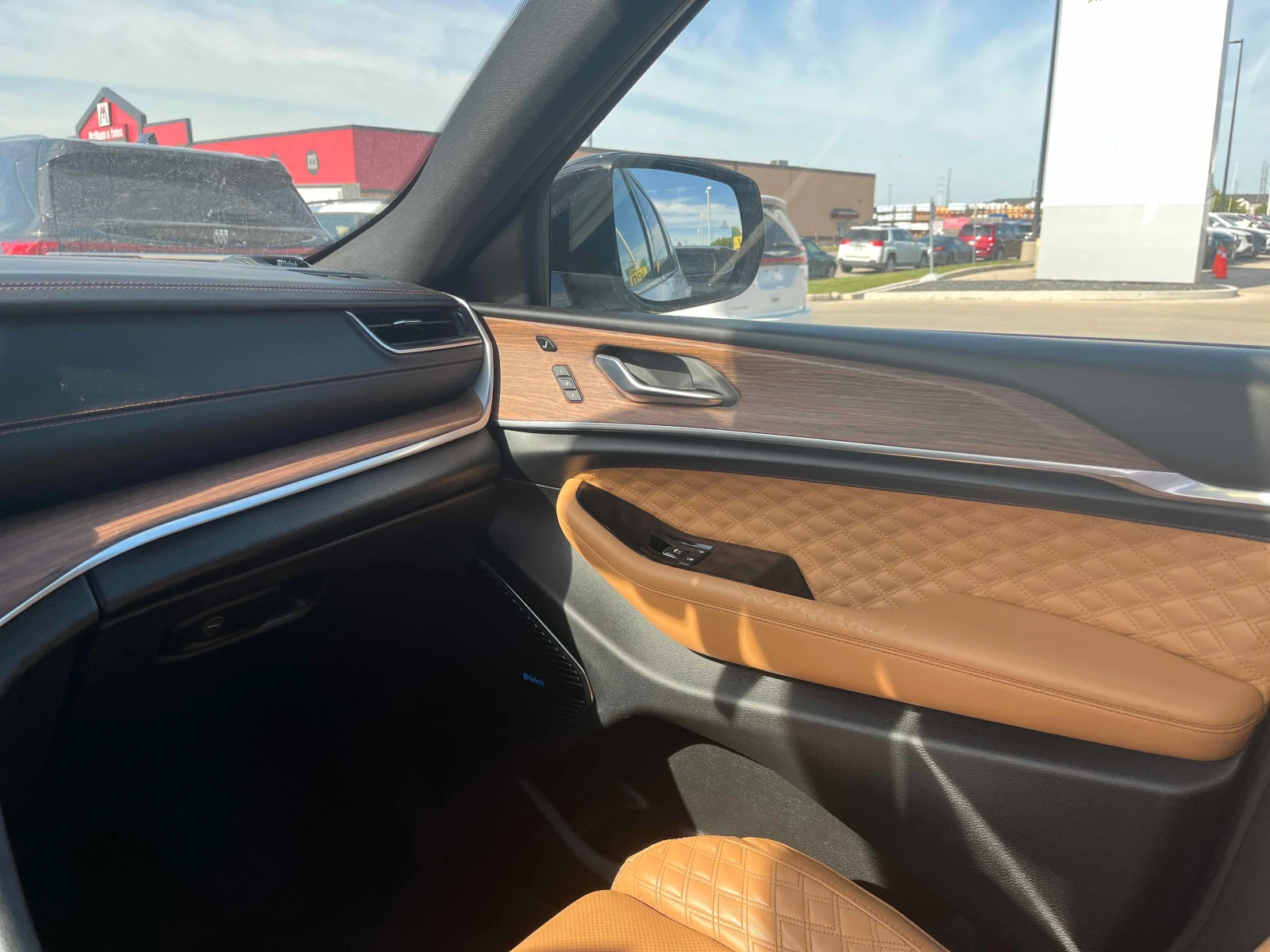 Jeep Grand cherokee * Summit* CARFAX* АВТОКРЕДИТ БЕЗ ПЪРВОНАЧАЛНА ВНОС, снимка 12 - Автомобили и джипове - 55949910