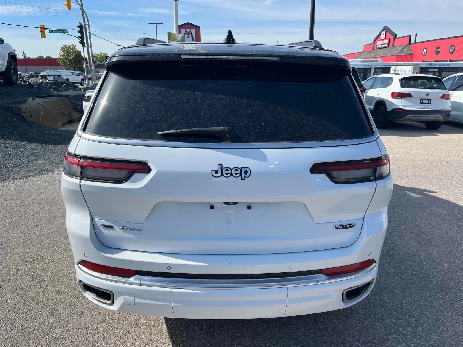 Jeep Grand cherokee * Summit* CARFAX* АВТОКРЕДИТ БЕЗ ПЪРВОНАЧАЛНА ВНОС, снимка 4 - Автомобили и джипове - 55949910