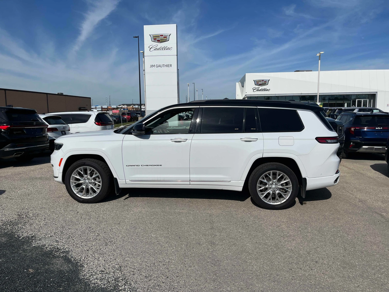 Jeep Grand cherokee * Summit* CARFAX* АВТОКРЕДИТ БЕЗ ПЪРВОНАЧАЛНА ВНОС, снимка 2 - Автомобили и джипове - 55949910