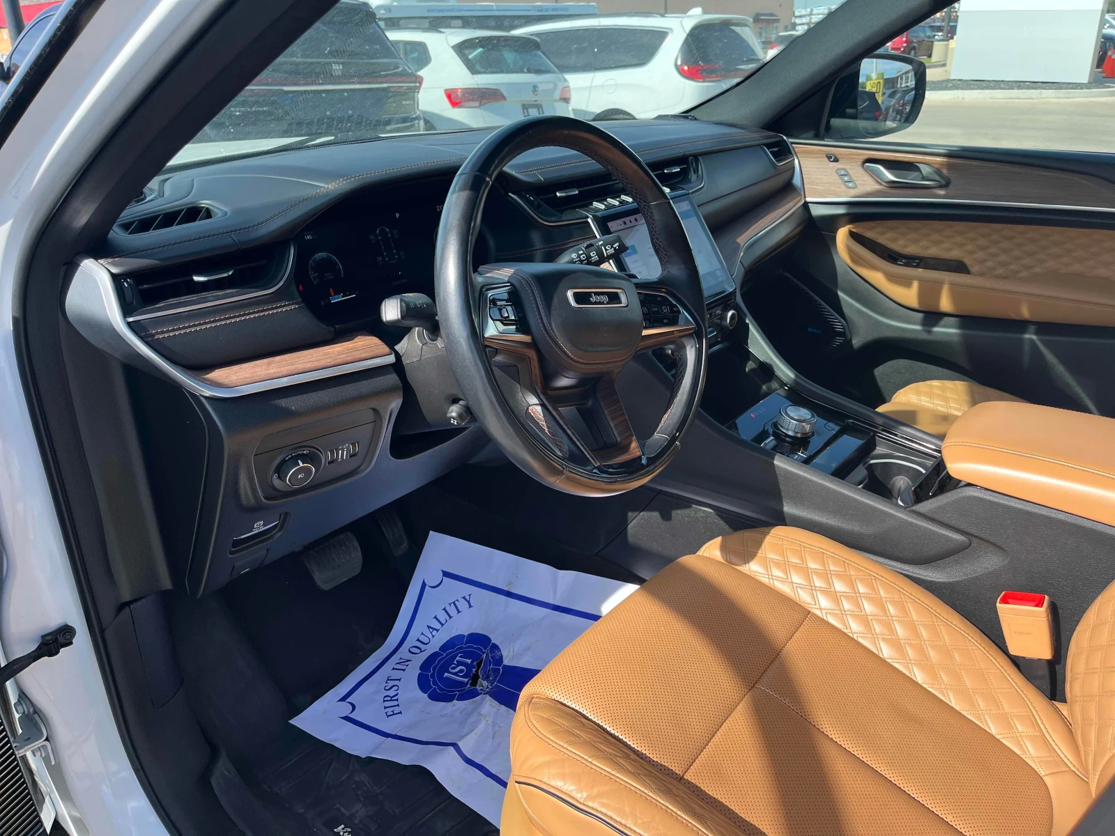 Jeep Grand cherokee * Summit* CARFAX* АВТОКРЕДИТ БЕЗ ПЪРВОНАЧАЛНА ВНОС, снимка 5 - Автомобили и джипове - 55949910