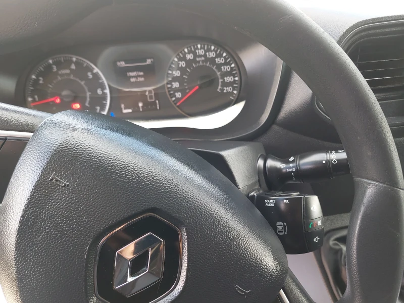 Renault Master L2H2, снимка 15 - Бусове и автобуси - 52504076