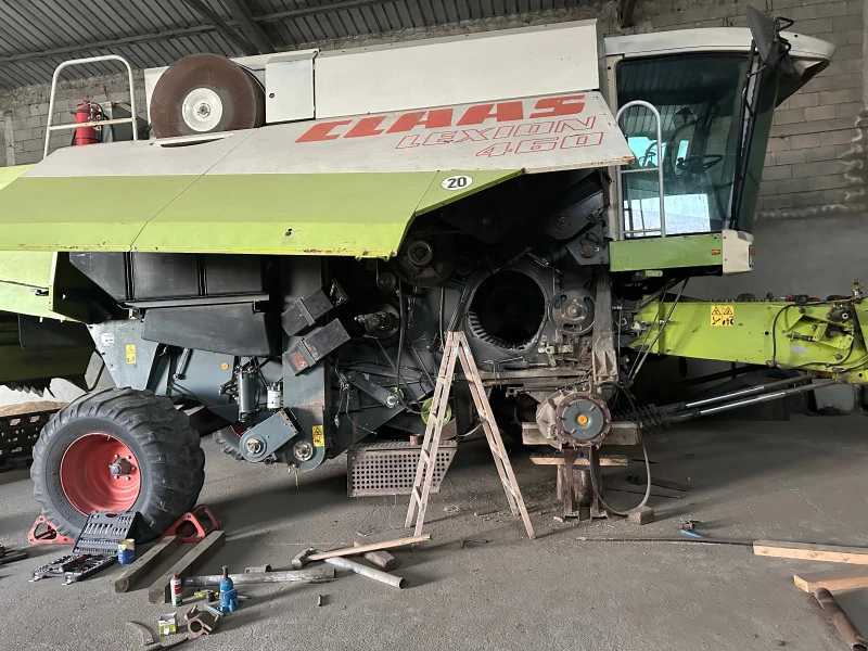 Комбайн Claas Лексион 460, снимка 15 - Селскостопанска техника - 40472673