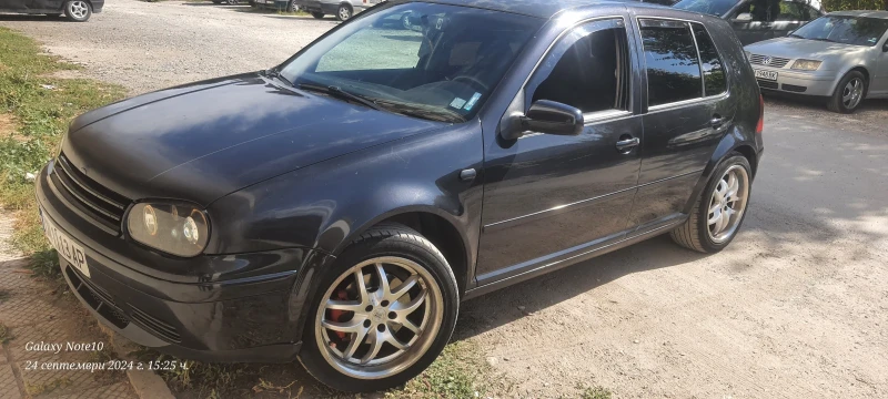 VW Golf 1.8т, снимка 5 - Автомобили и джипове - 47353857