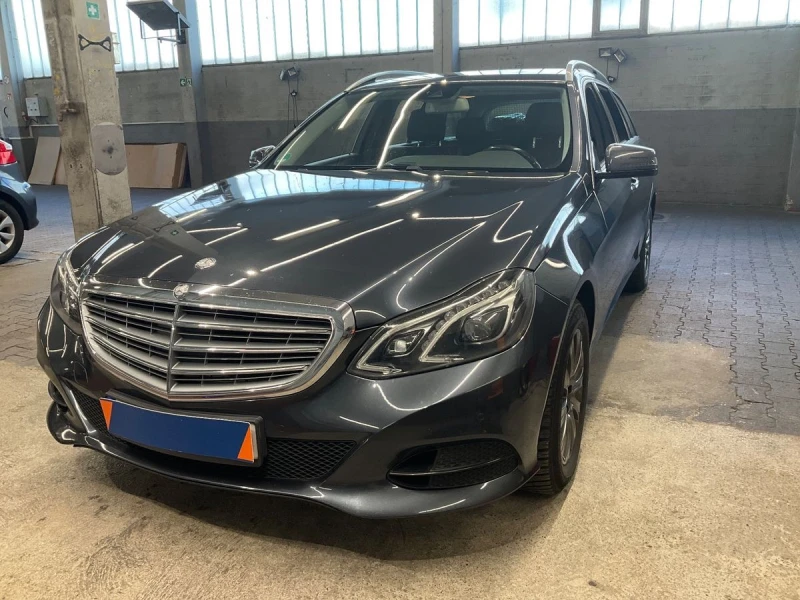 Mercedes-Benz E 300 HYBRID АВТОМАТИК НАВИГАЦИЯ КОЖА ПОДГРЕВ, снимка 1 - Автомобили и джипове - 47896110