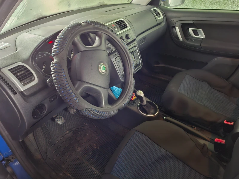 Skoda Fabia, снимка 5 - Автомобили и джипове - 53011890