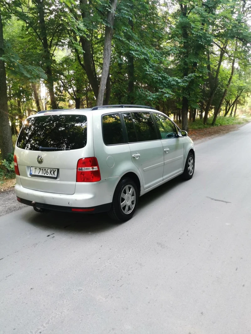 VW Touran, снимка 6 - Автомобили и джипове - 52417233