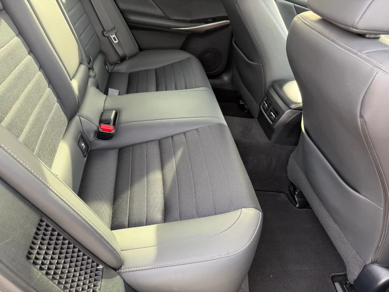 Lexus IS 300 2.5 HYBRID, снимка 14 - Автомобили и джипове - 52621351