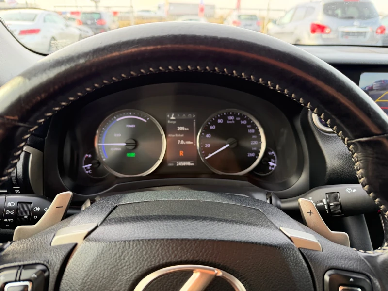 Lexus IS 300 2.5 HYBRID, снимка 17 - Автомобили и джипове - 52621351