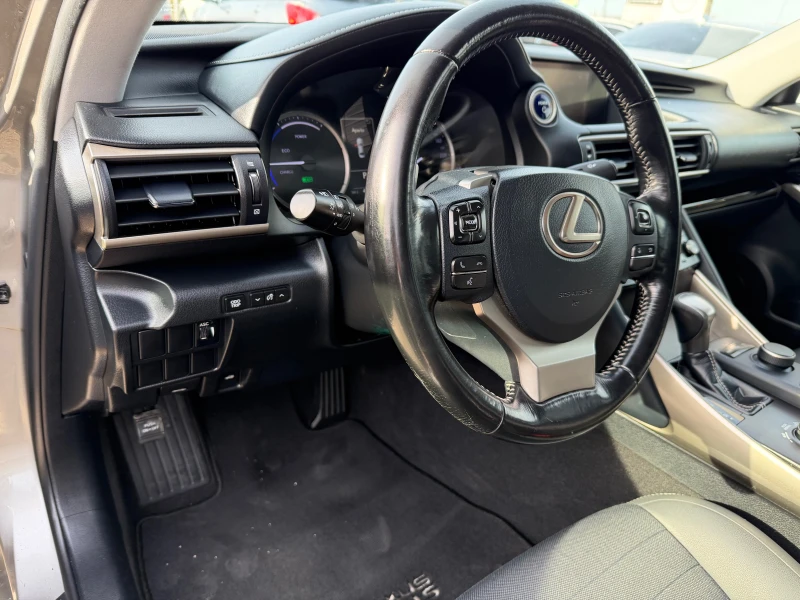 Lexus IS 300 2.5 HYBRID, снимка 9 - Автомобили и джипове - 52621351