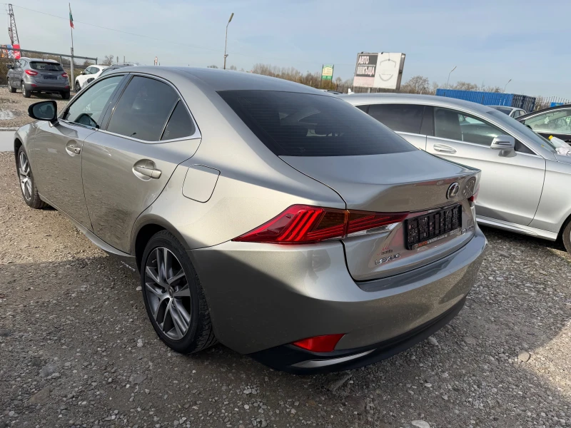 Lexus IS 300 2.5 HYBRID, снимка 6 - Автомобили и джипове - 52621351