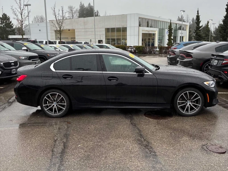 BMW 330 i xDrive 2021 * CARFAX * БЕЗ ПЪРВОНАЧАЛНА ВНОСКА, снимка 4 - Автомобили и джипове - 52744037