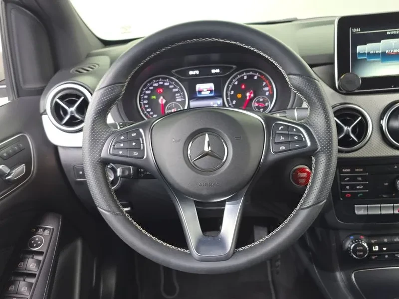 Mercedes-Benz B 220, снимка 13 - Автомобили и джипове - 54863796