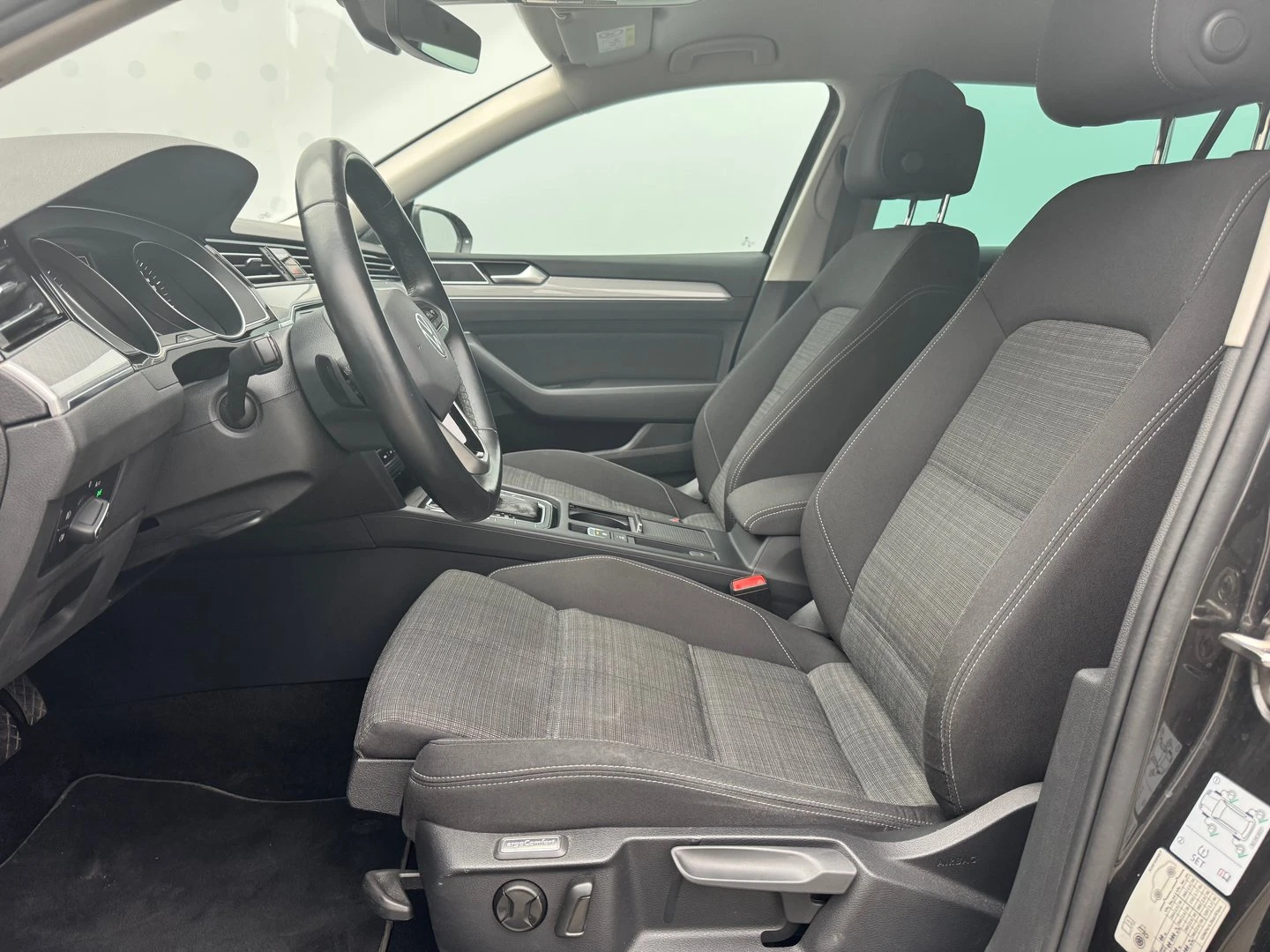 VW Passat Business 2.0 TDI SCR DSG - изображение 5