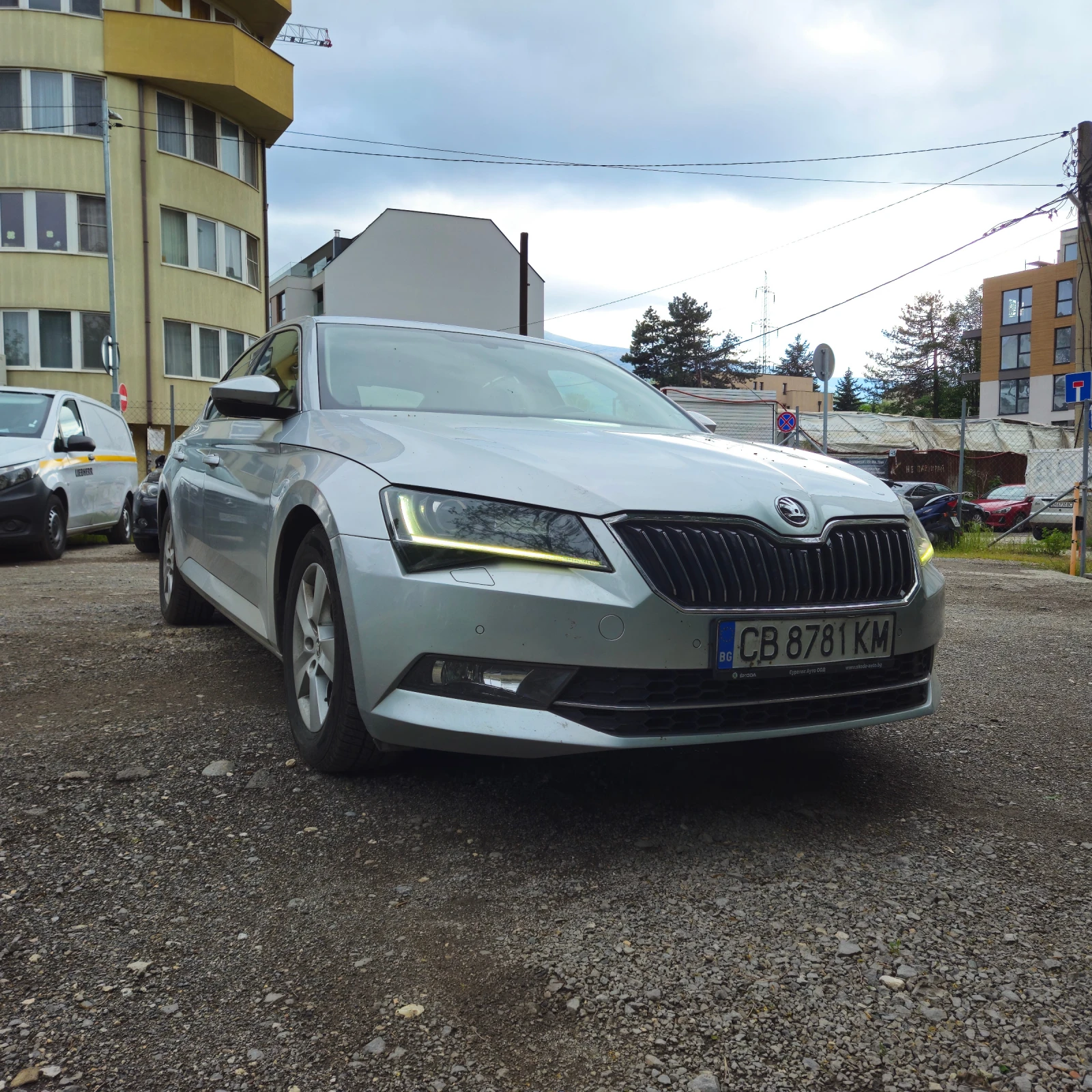 Skoda Superb 2.0 TDi 4x4 - изображение 2