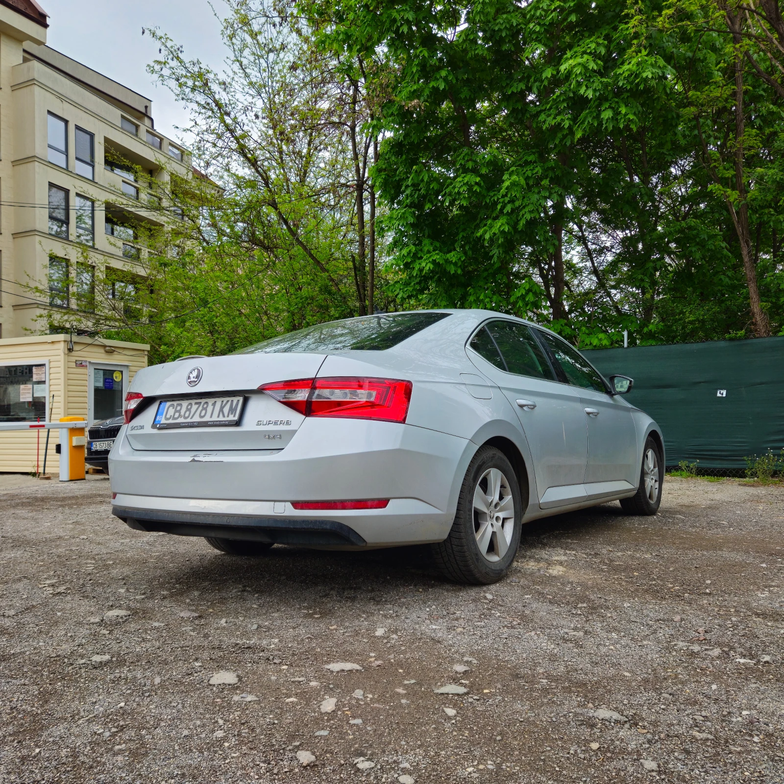 Skoda Superb 2.0 TDi 4x4 - изображение 4