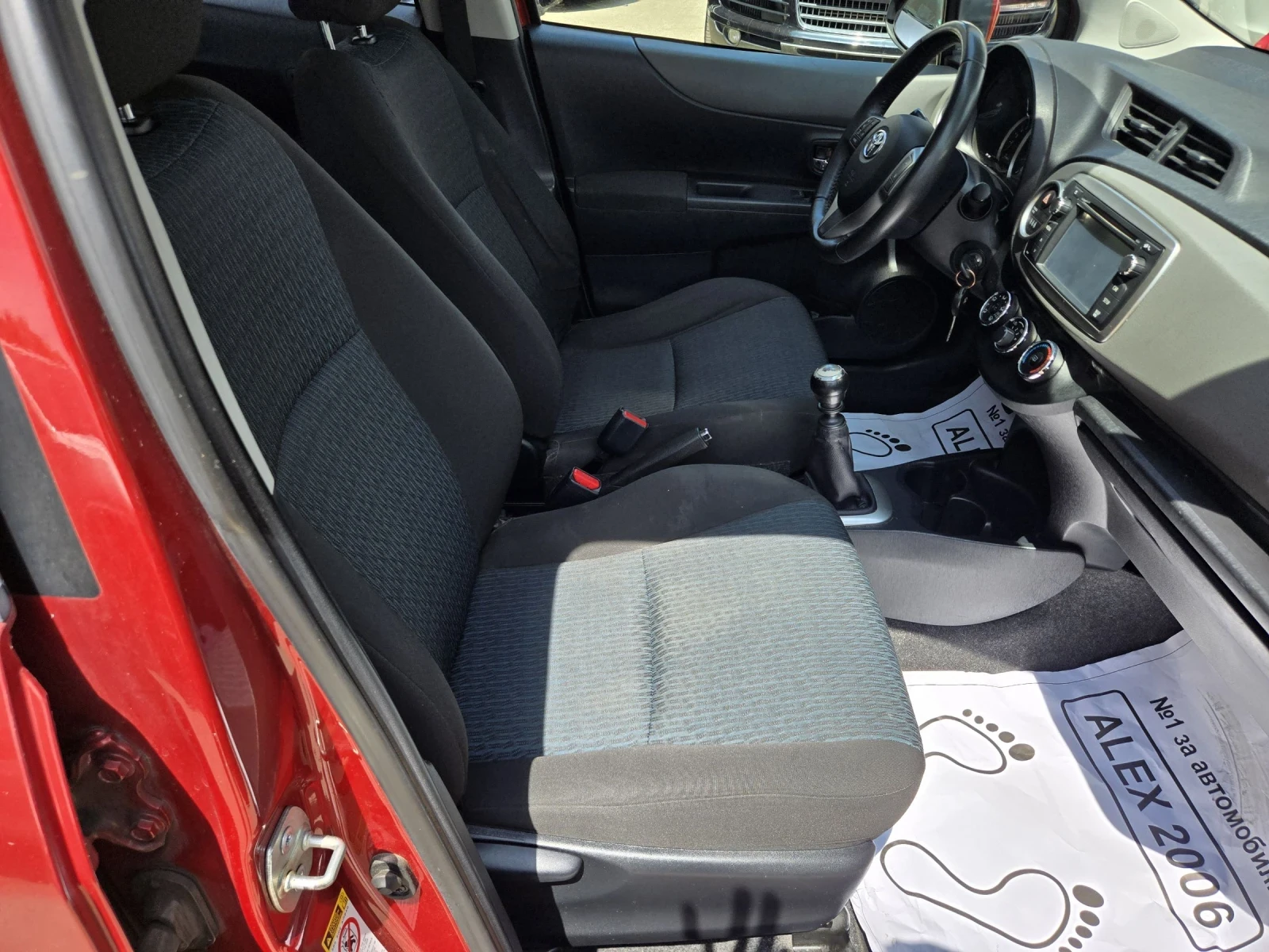 Toyota Yaris 1.33 бензин - изображение 7