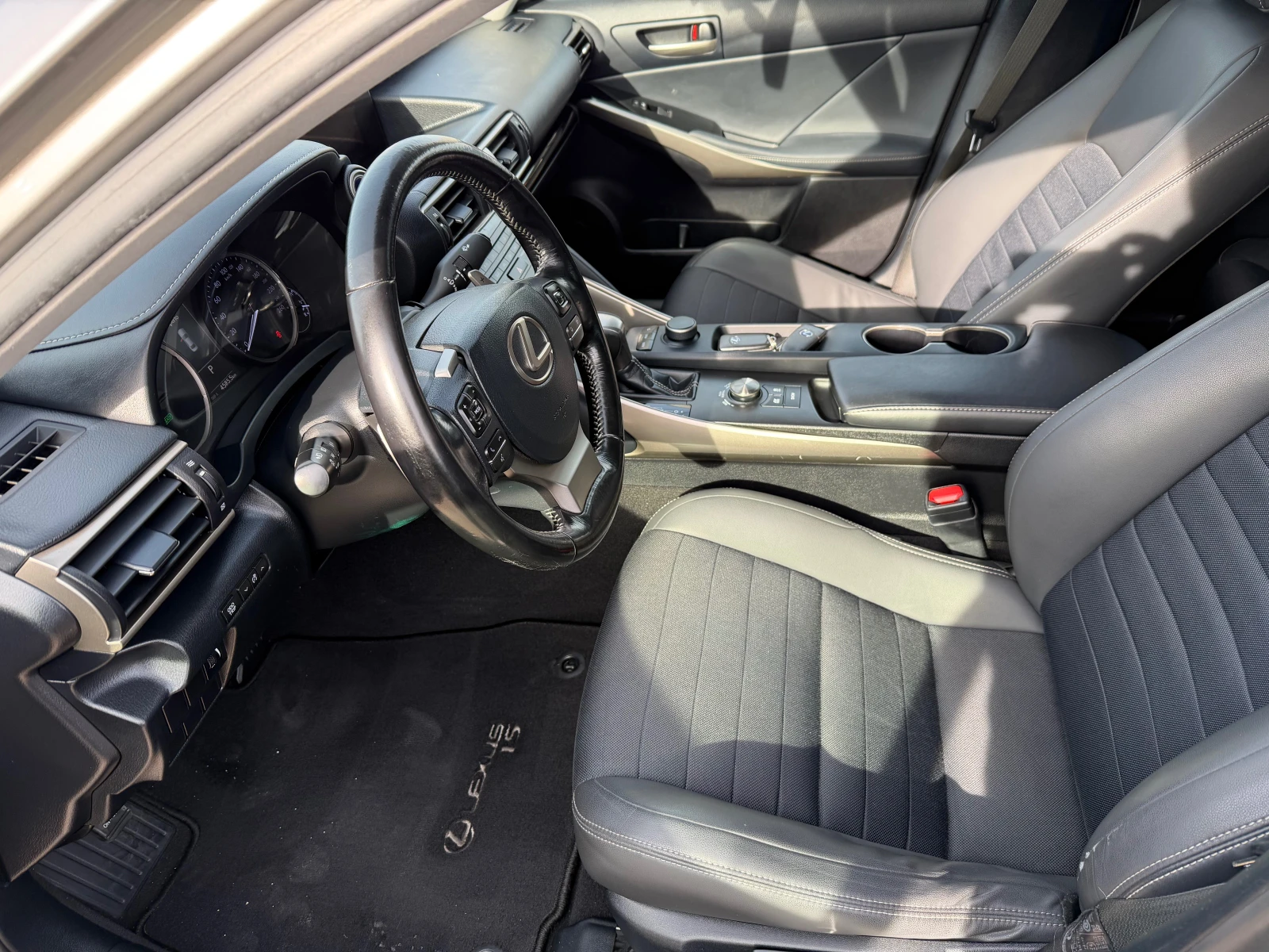 Lexus IS 300 2.5 HYBRID | Mobile.bg   11