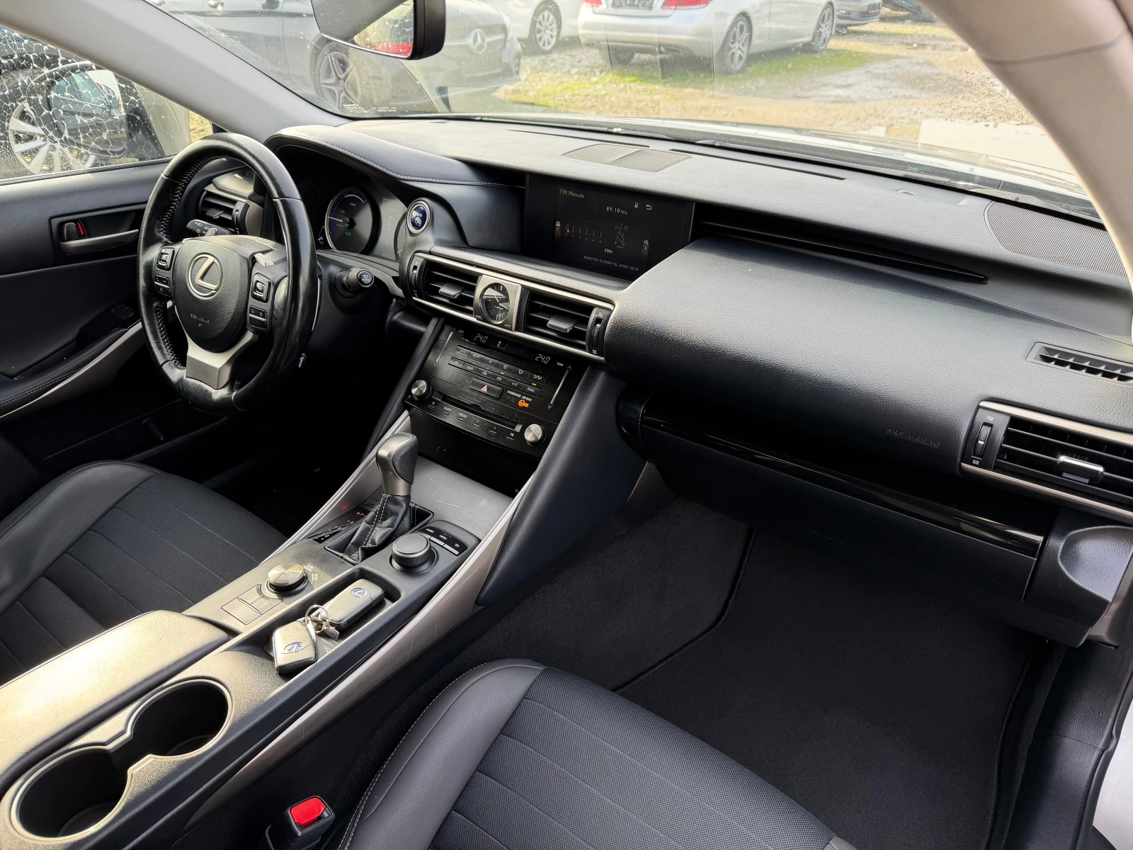 Lexus IS 300 2.5 HYBRID | Mobile.bg   13