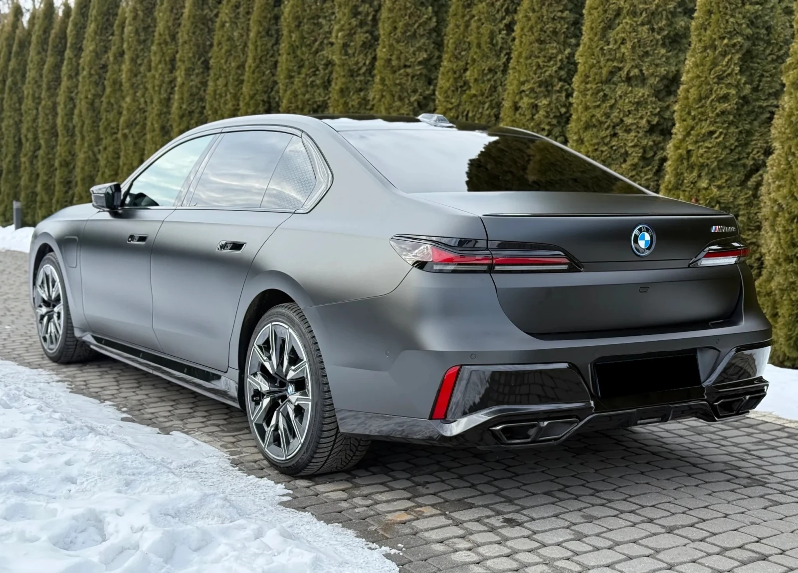 BMW 760 M760e Plug-in Hybrid xDrive - изображение 5