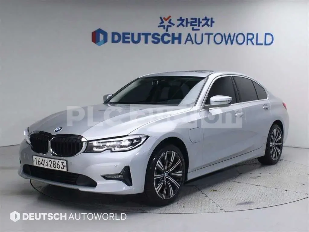 BMW 330 2020* HYBRID* HEAD-UP* КРАЙНА ЦЕНА, снимка 2 - Автомобили и джипове - 53916211