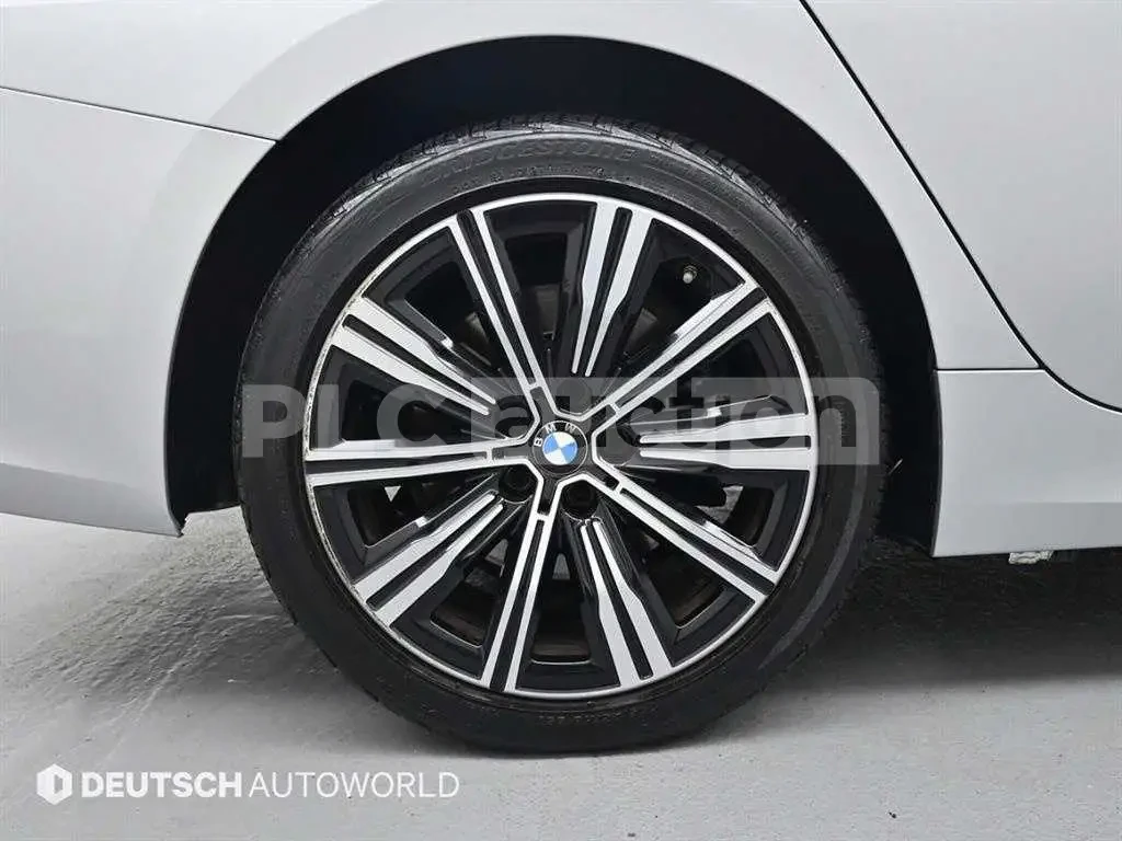 BMW 330 2020* HYBRID* HEAD-UP* КРАЙНА ЦЕНА, снимка 5 - Автомобили и джипове - 53916211