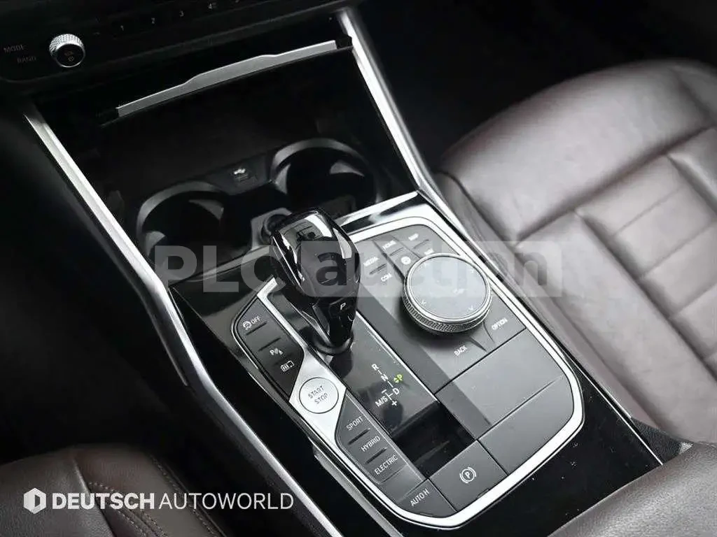 BMW 330 2020* HYBRID* HEAD-UP* КРАЙНА ЦЕНА, снимка 10 - Автомобили и джипове - 53916211