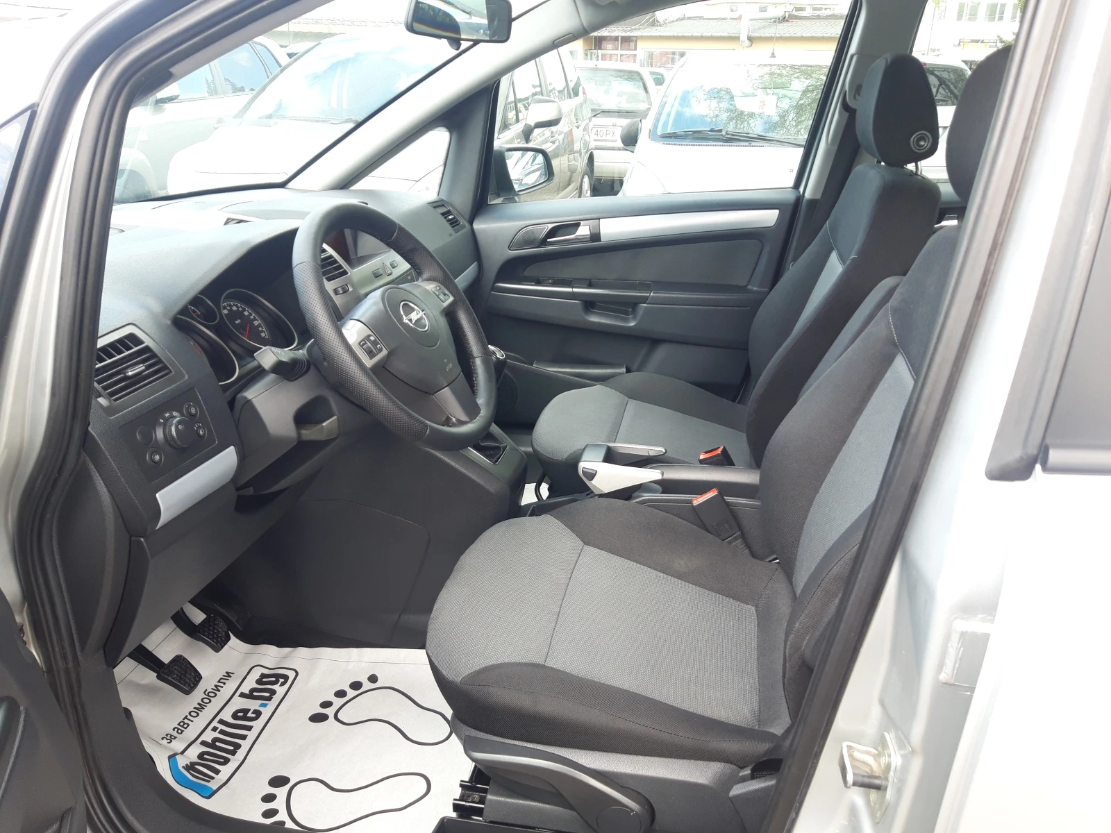 Opel Zafira 1.8i-16V-140к.с* 7места* , снимка 7 - Автомобили и джипове - 54306327