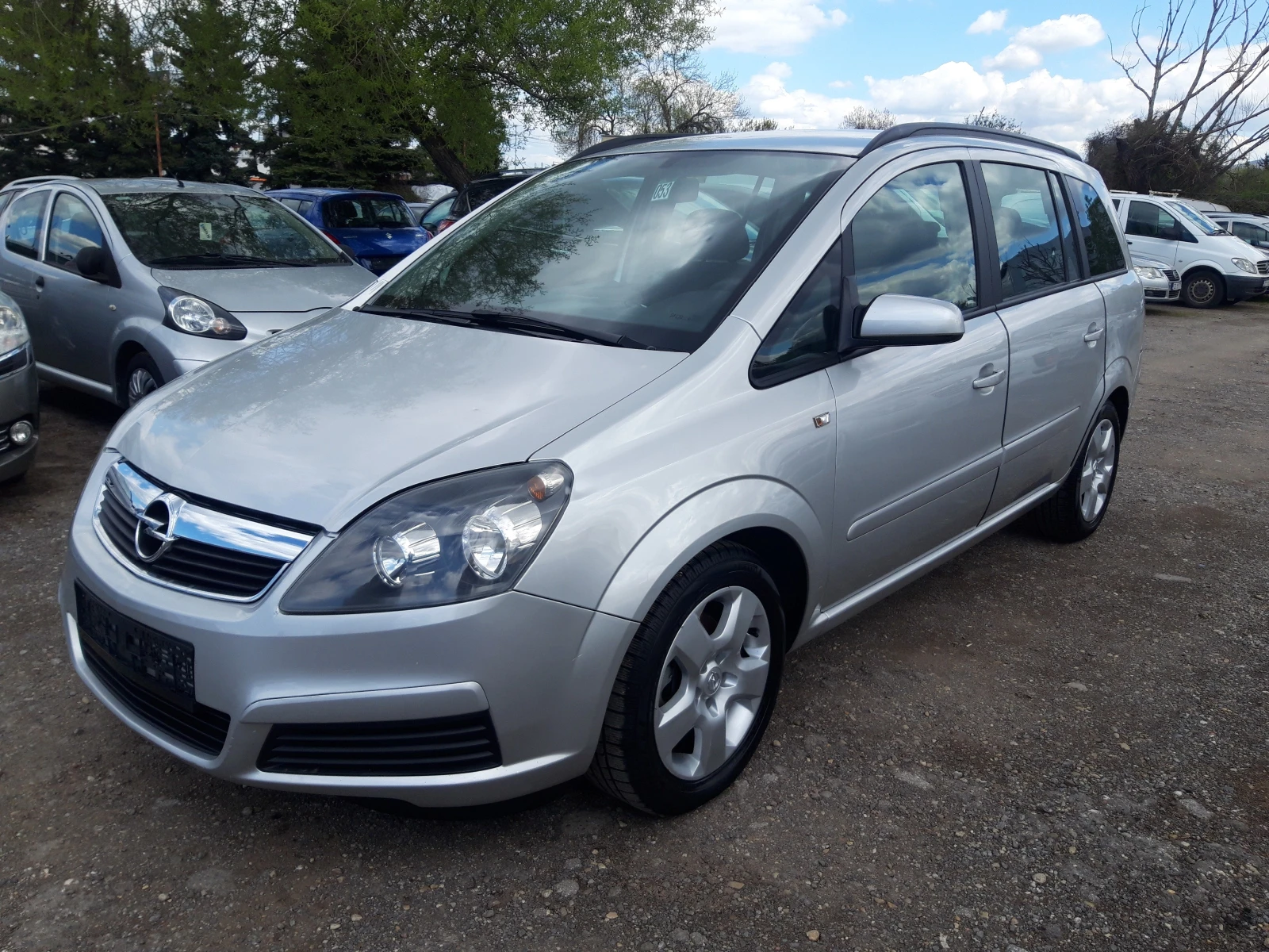 Opel Zafira 1.8i-16V-140к.с* 7места* 