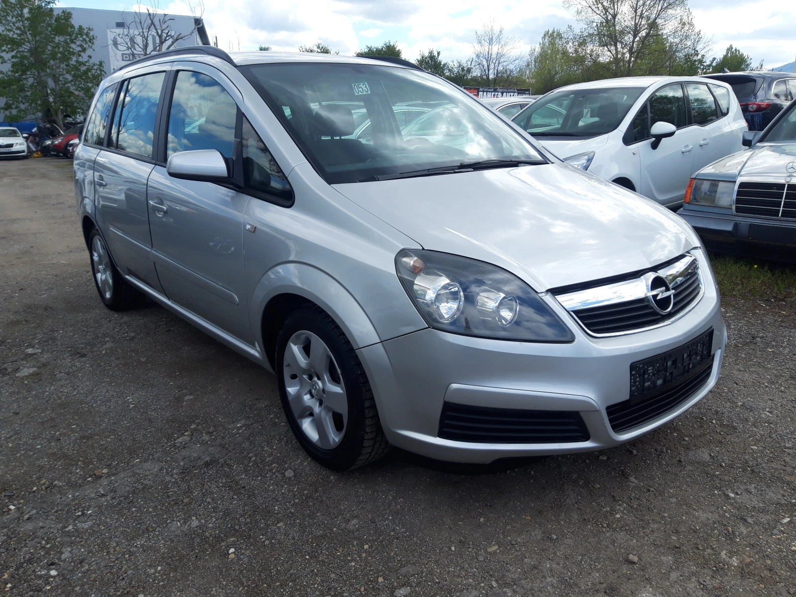Opel Zafira 1.8i-16V-140к.с* 7места* , снимка 3 - Автомобили и джипове - 54306327