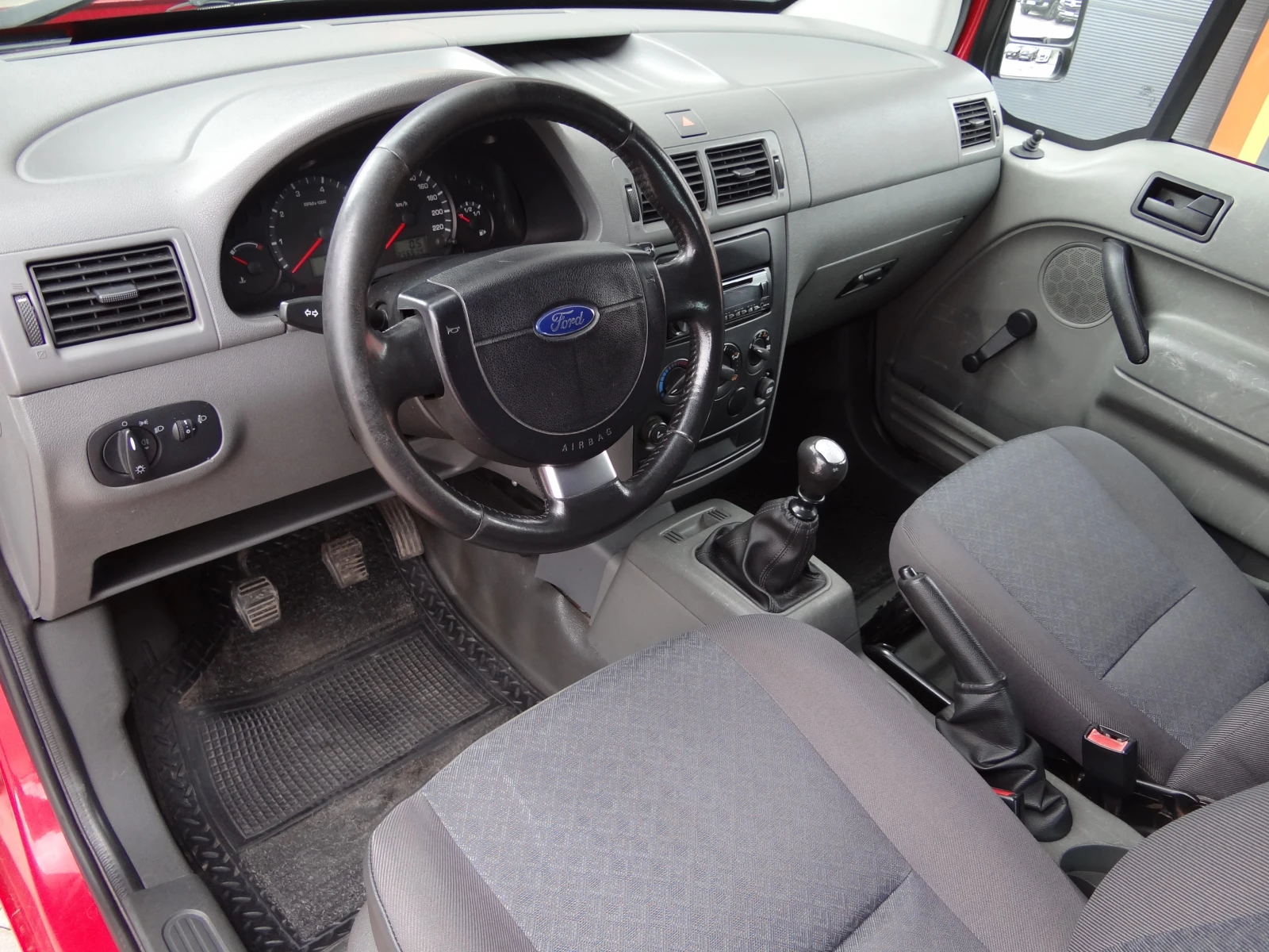 Ford Connect 1.8Tdi - 75k.c. , снимка 8 - Автомобили и джипове - 54652469