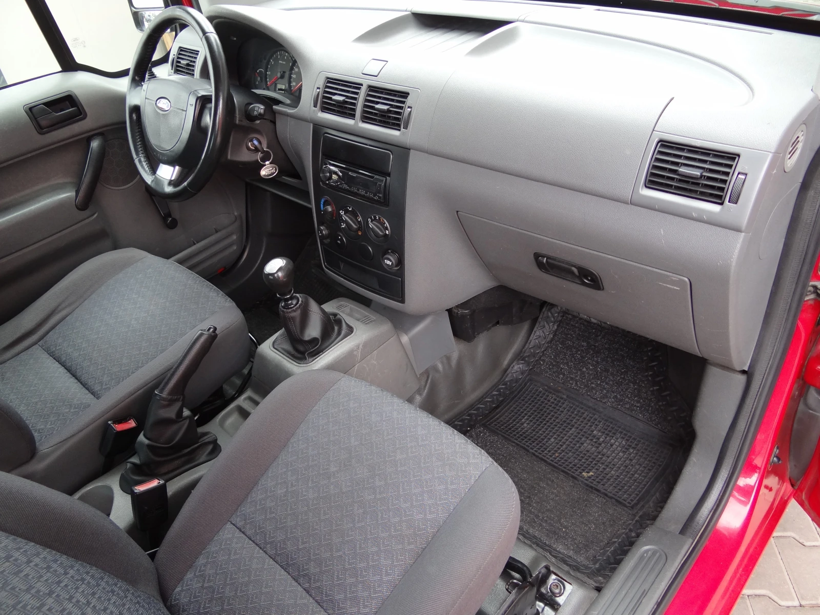 Ford Connect 1.8Tdi - 75k.c. , снимка 9 - Автомобили и джипове - 54652469