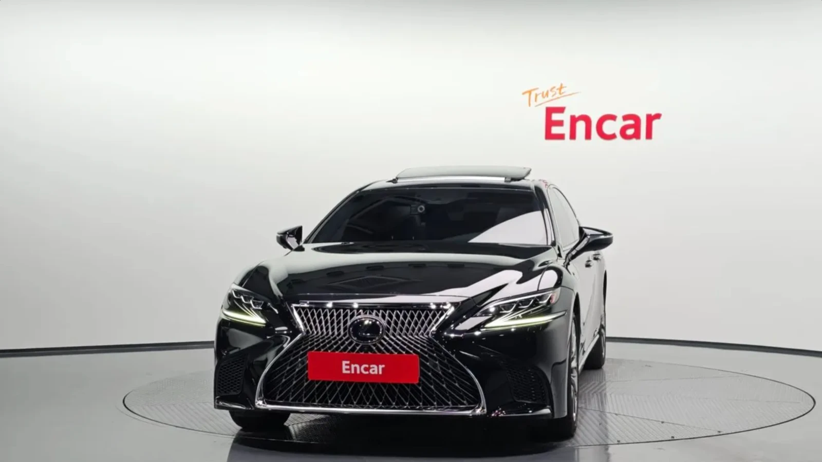 Lexus LS 500h EXECUTIVE | МАСАЖ | ПОДГРЕВ | ОБДУХ | ЩОРИ, снимка 2 - Автомобили и джипове - 54667604