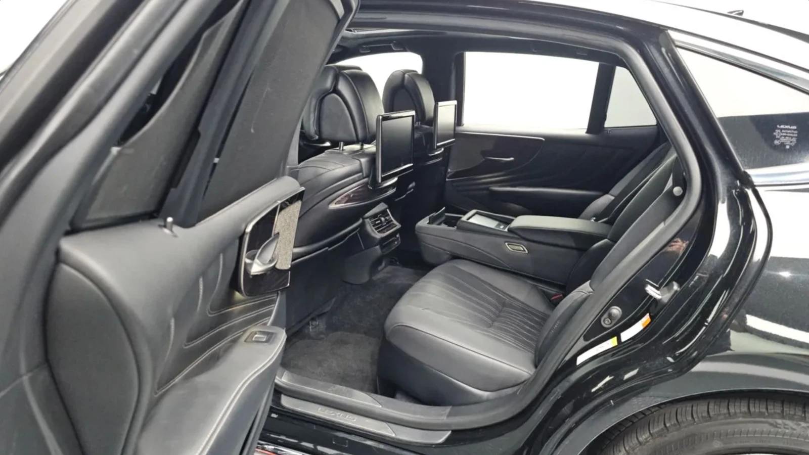 Lexus LS 500h EXECUTIVE | МАСАЖ | ПОДГРЕВ | ОБДУХ | ЩОРИ, снимка 8 - Автомобили и джипове - 54667604