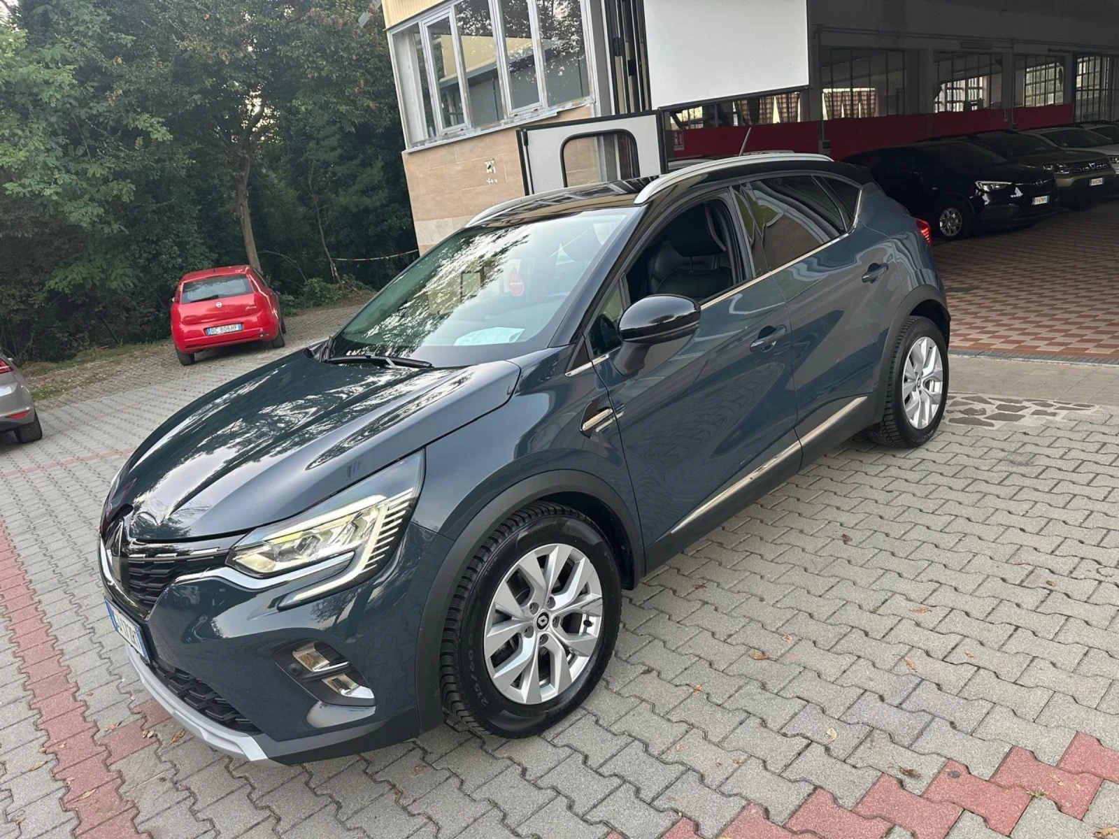 Renault Captur 1.6 , снимка 7 - Автомобили и джипове - 54715273