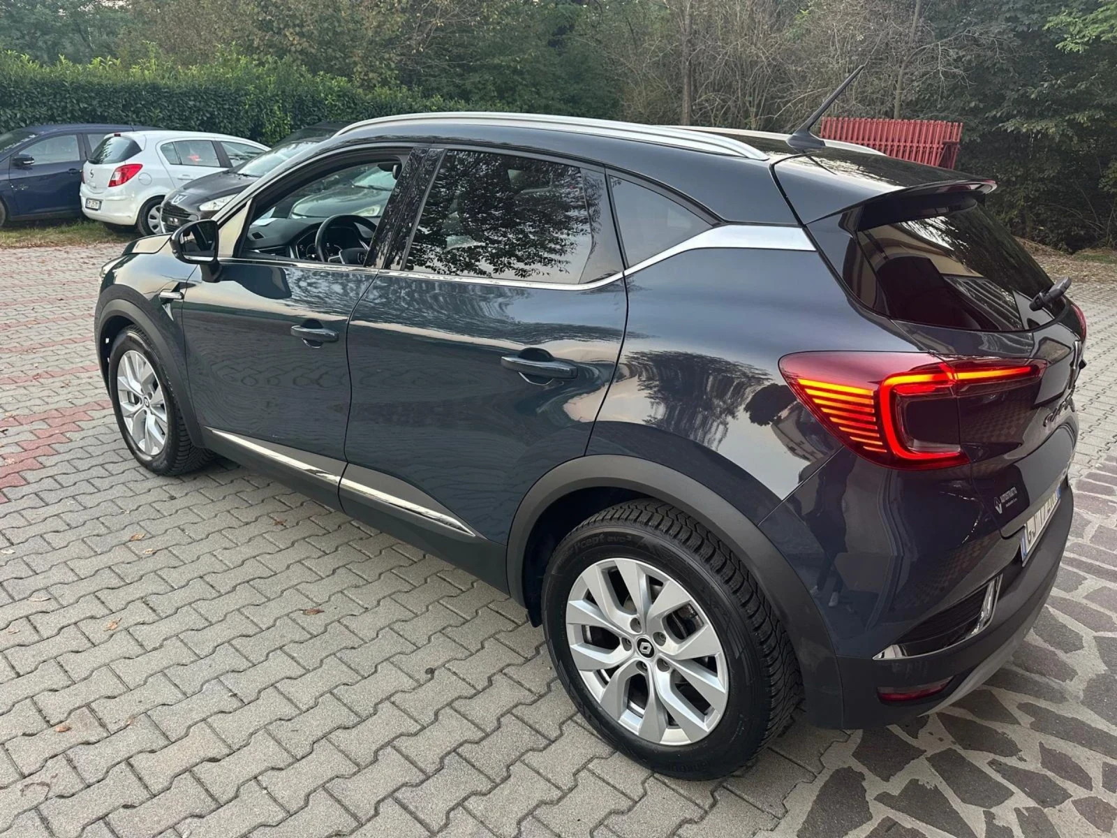 Renault Captur 1.6 , снимка 3 - Автомобили и джипове - 54715273