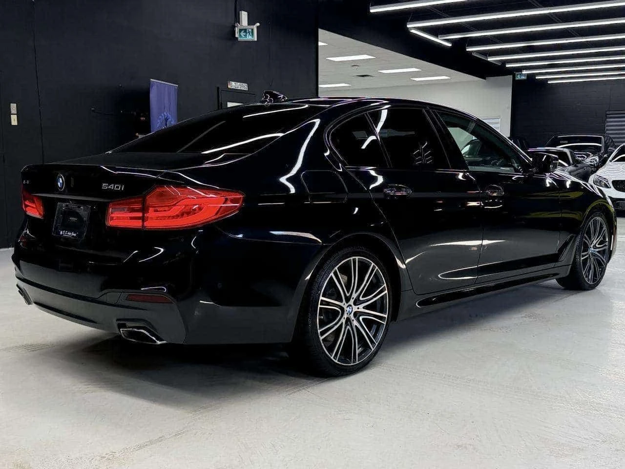 BMW 540 * M SPORT| NAV| 360CAM| HK SOUND| SUNROOF| SOFT CL, снимка 3 - Автомобили и джипове - 54918667