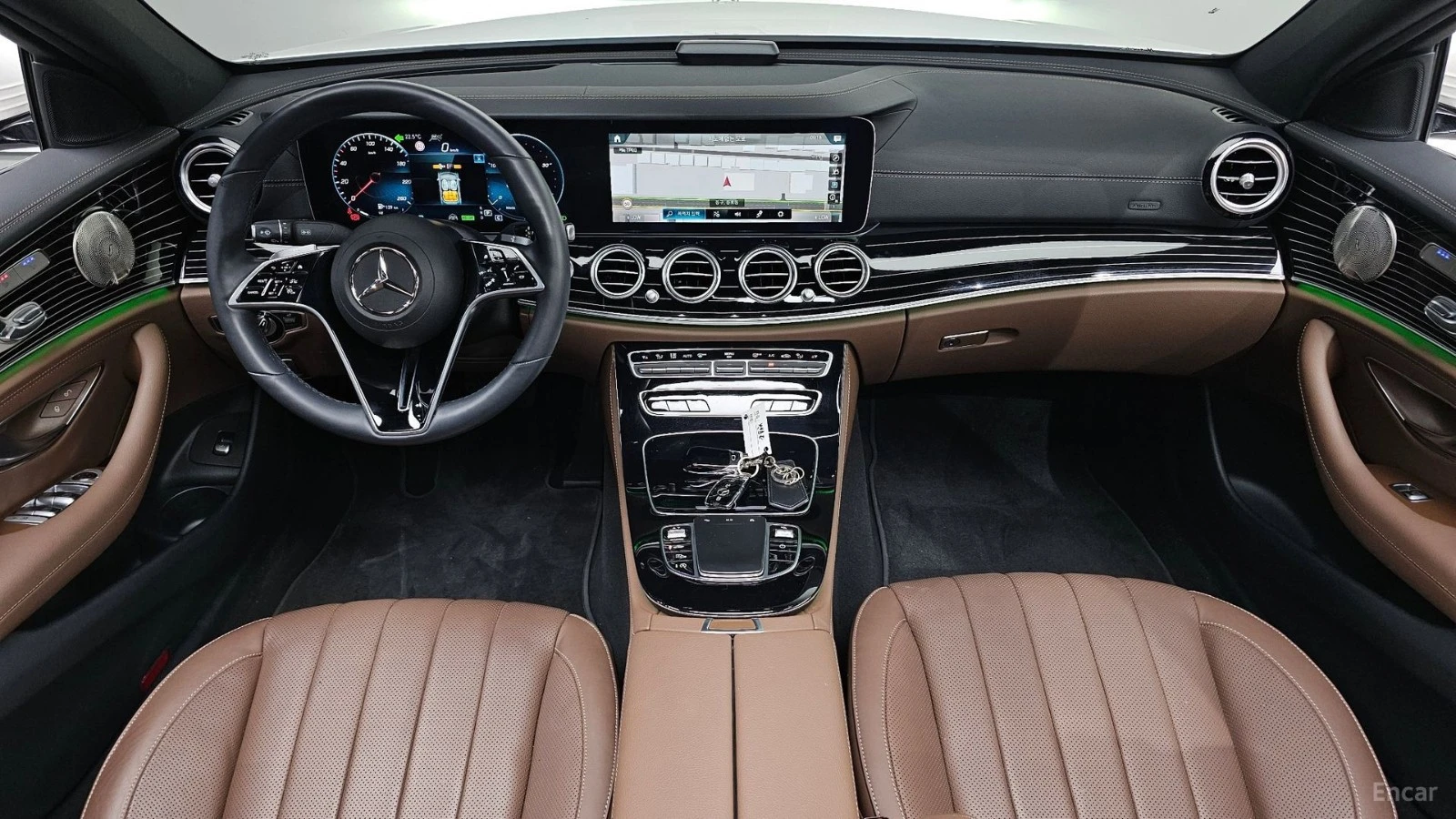 Mercedes-Benz E 450 4MATIC* EXCLUSIVE* ПОДГРЕВ* ОБДУХВ* BURM.* PANO* 3, снимка 6 - Автомобили и джипове - 55449667
