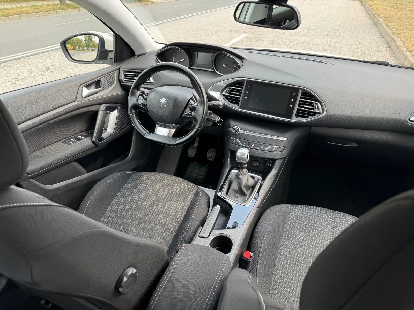 Peugeot 308 1.5 HDI Allure Top, снимка 11 - Автомобили и джипове - 55931896