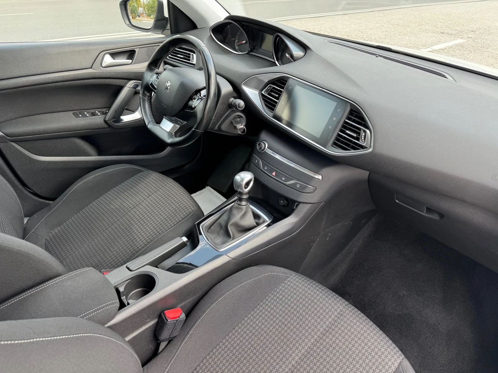 Peugeot 308 1.5 HDI Allure Top, снимка 9 - Автомобили и джипове - 55931896
