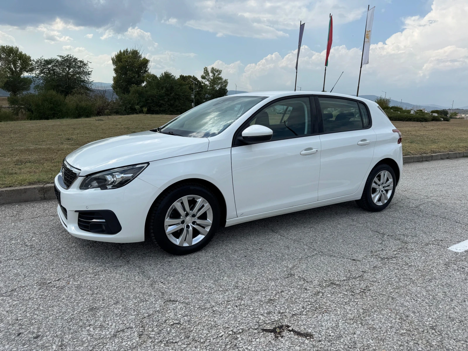 Peugeot 308 1.5 HDI Allure Top, снимка 2 - Автомобили и джипове - 55931896