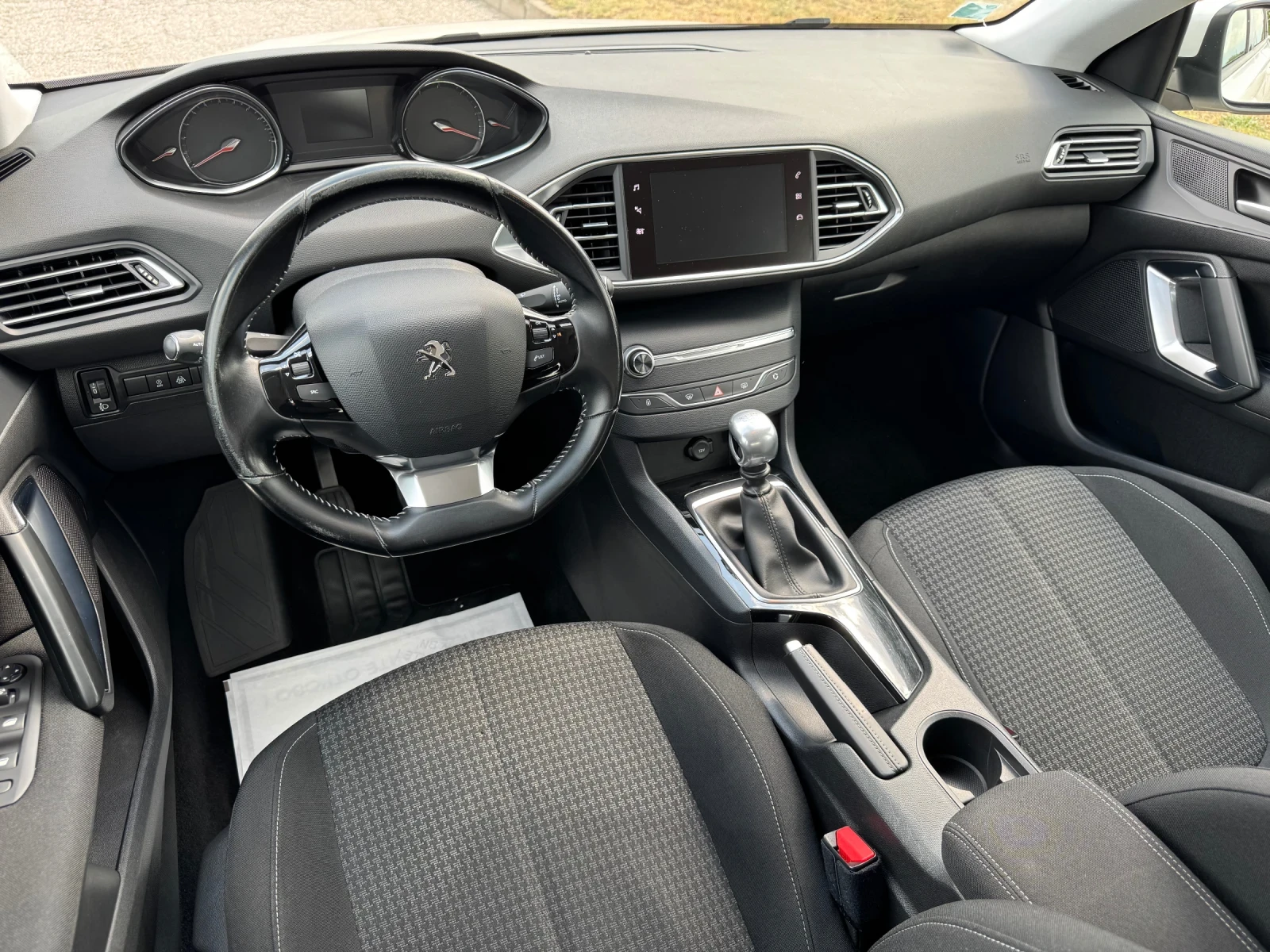 Peugeot 308 1.5 HDI Allure Top, снимка 14 - Автомобили и джипове - 55931896
