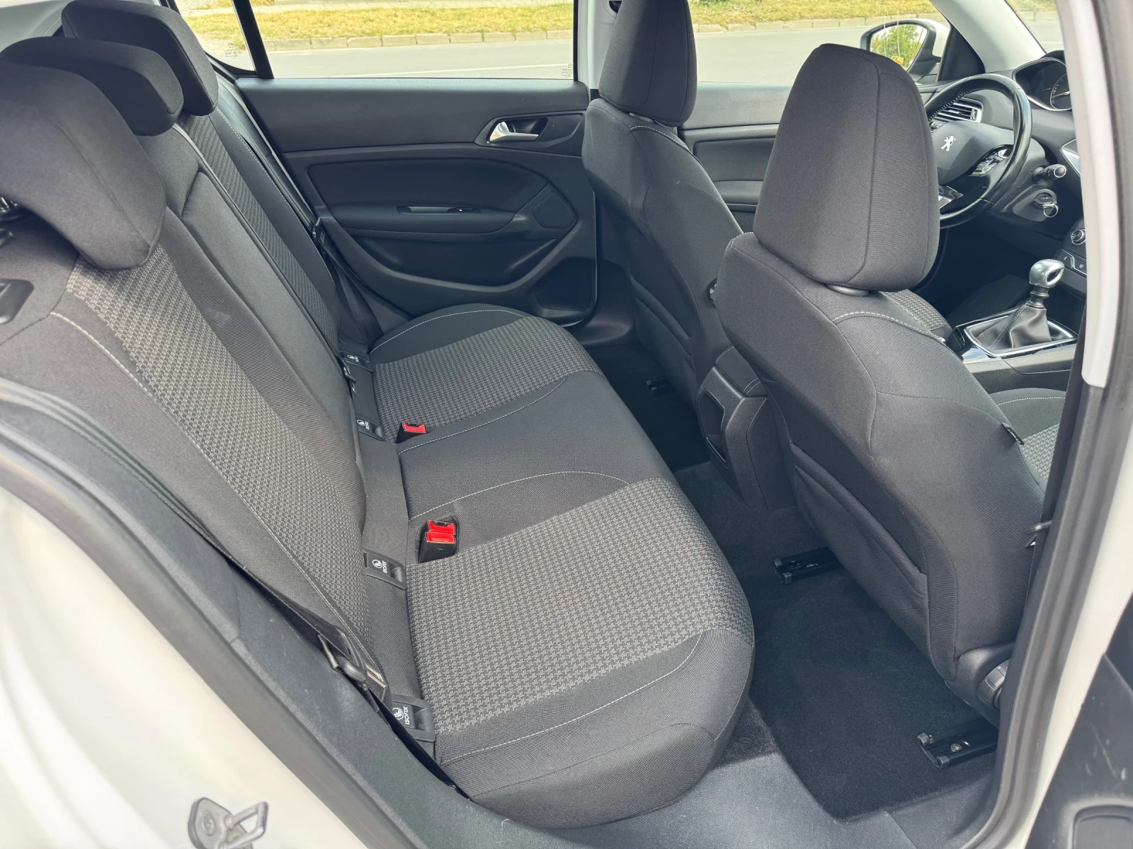 Peugeot 308 1.5 HDI Allure Top, снимка 10 - Автомобили и джипове - 55931896
