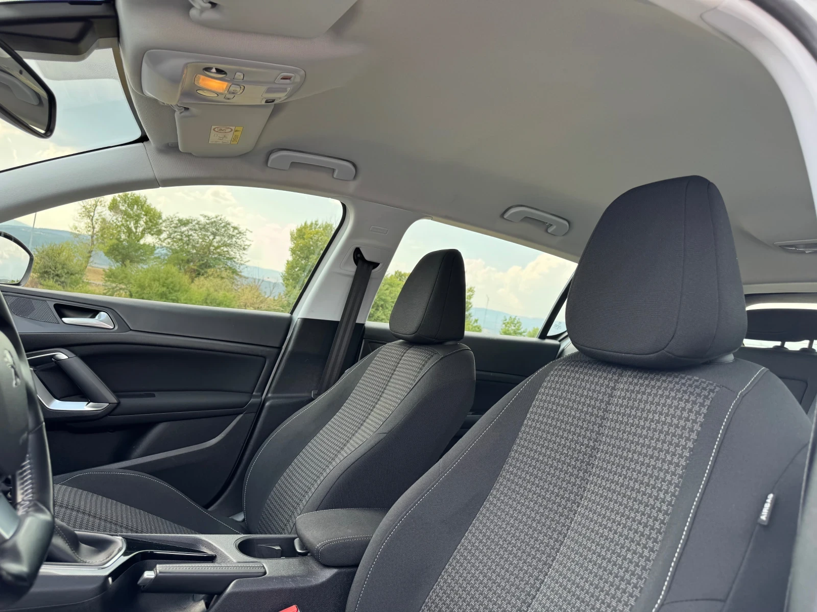 Peugeot 308 1.5 HDI Allure Top, снимка 16 - Автомобили и джипове - 55931896